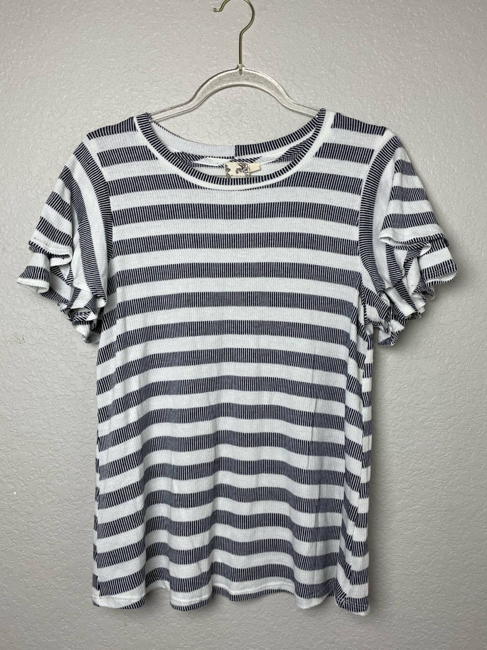 Blu Pepper Navy & White Striped Ruffle Sleeve Tee Size L